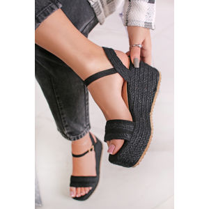 Černé platformové sandály Maisie