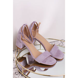 Světle fialové semišové sandály na hrubém podpatku Viona