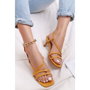 Žluté sandály na nízkém podpatku Lana