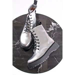 Stříbrné šněrovací kotníkové boty Amitha