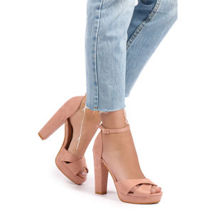Růžové sandály Camila