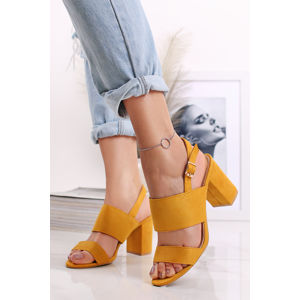 Žluté sandály na hrubém podpatku Allure