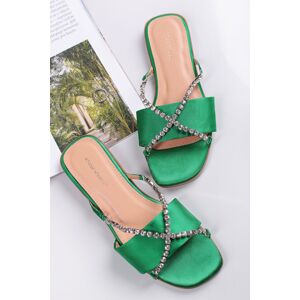 Zelené nízké pantofle s kamínky Thalia