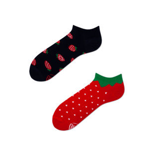 Červeno-černé kotníkové ponožky Strawberries Low