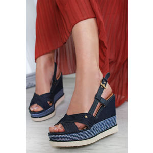 Tmavě modré platformové sandály Sunny Kelly