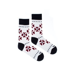 Černo-bílé vzorované ponožky Srdíčka