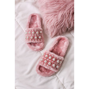 Světle růžové plyšové pantofle s perlami Mina