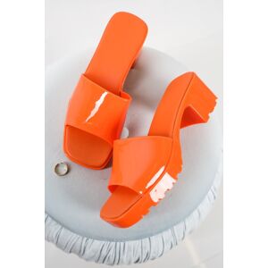 Oranžové pantofle na hrubém podpatku Zia