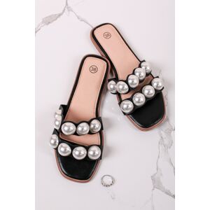 Černé nízké pantofle s perlami Charlotte