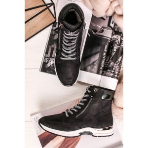 Černo-bílé kožené kotníkové boty 9-25221
