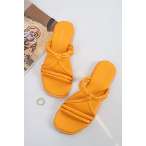 Žluté nízké pantofle 2-27156