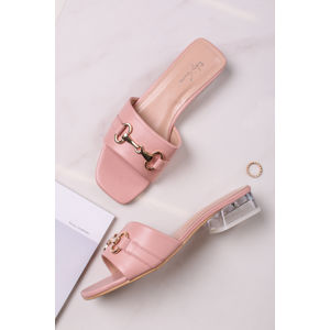 Světle růžové pantofle na hrubém podpatku Viola