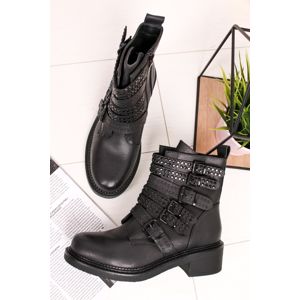 Černé vybíjeny kotníkové boty Winny